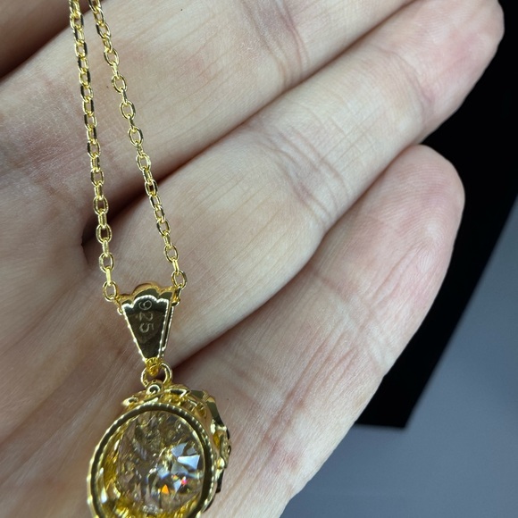 4-Carat Diamond Necklace - Picture 2 of 7